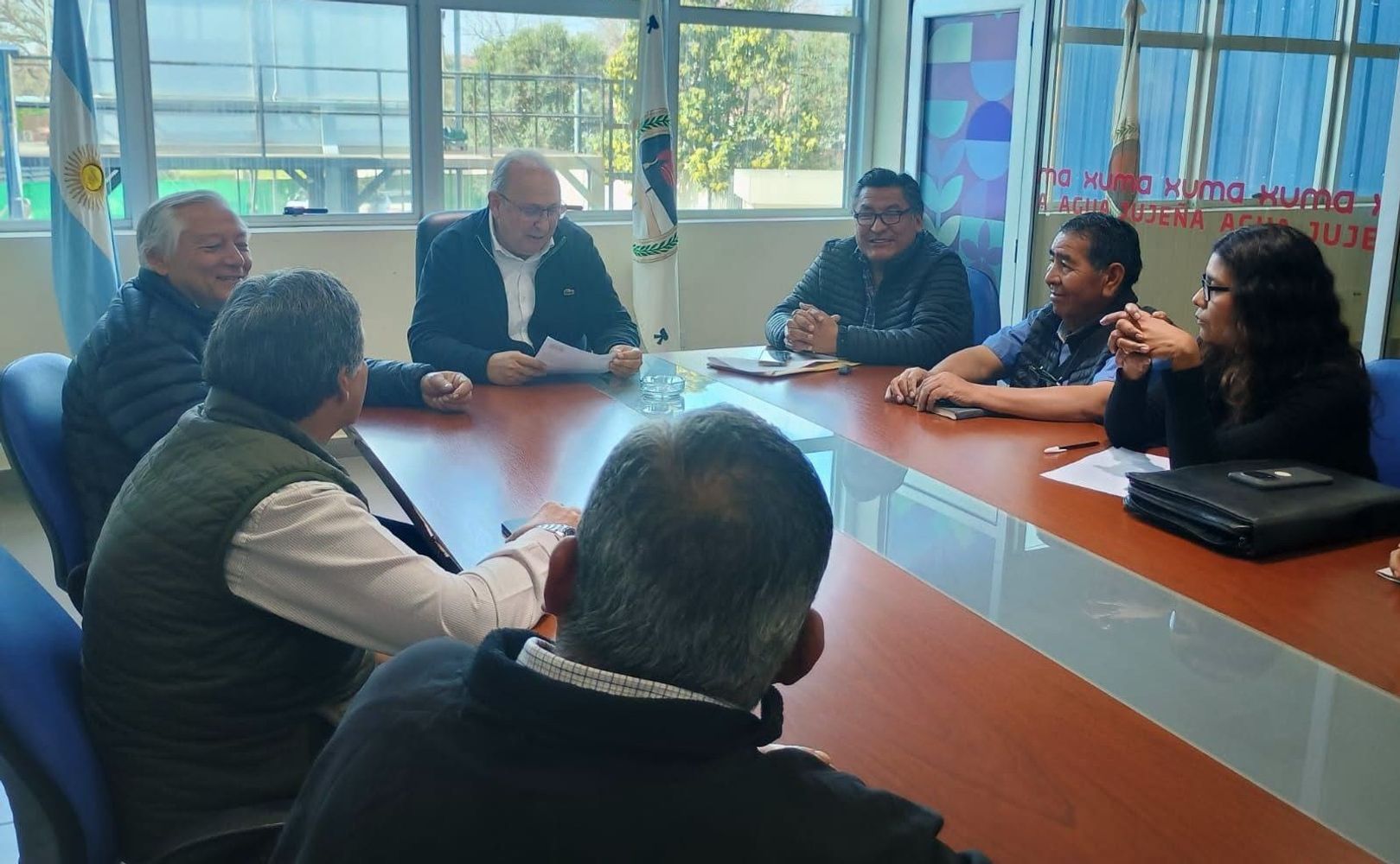 De la reunión en las oficinas de Agua Potable de Jujuy surgió el compromiso de las partes en impulsar una nueva etapa para la culminación de las obras de ampliación de la red cloacal en ambos barrios.
