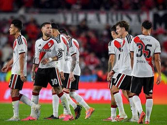 River y su mala racha histórica: perdió ante Central con gol en contra de Otamendi y hubo lluvia de silbidos