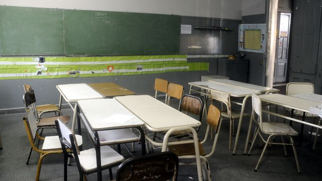 Gremios docentes de Jujuy ratificaron su adhesión al paro de este lunes, mientras que las autoridades avisaron que "toda inasistencia sin paraguas legal será catalogada como falta sin aviso".