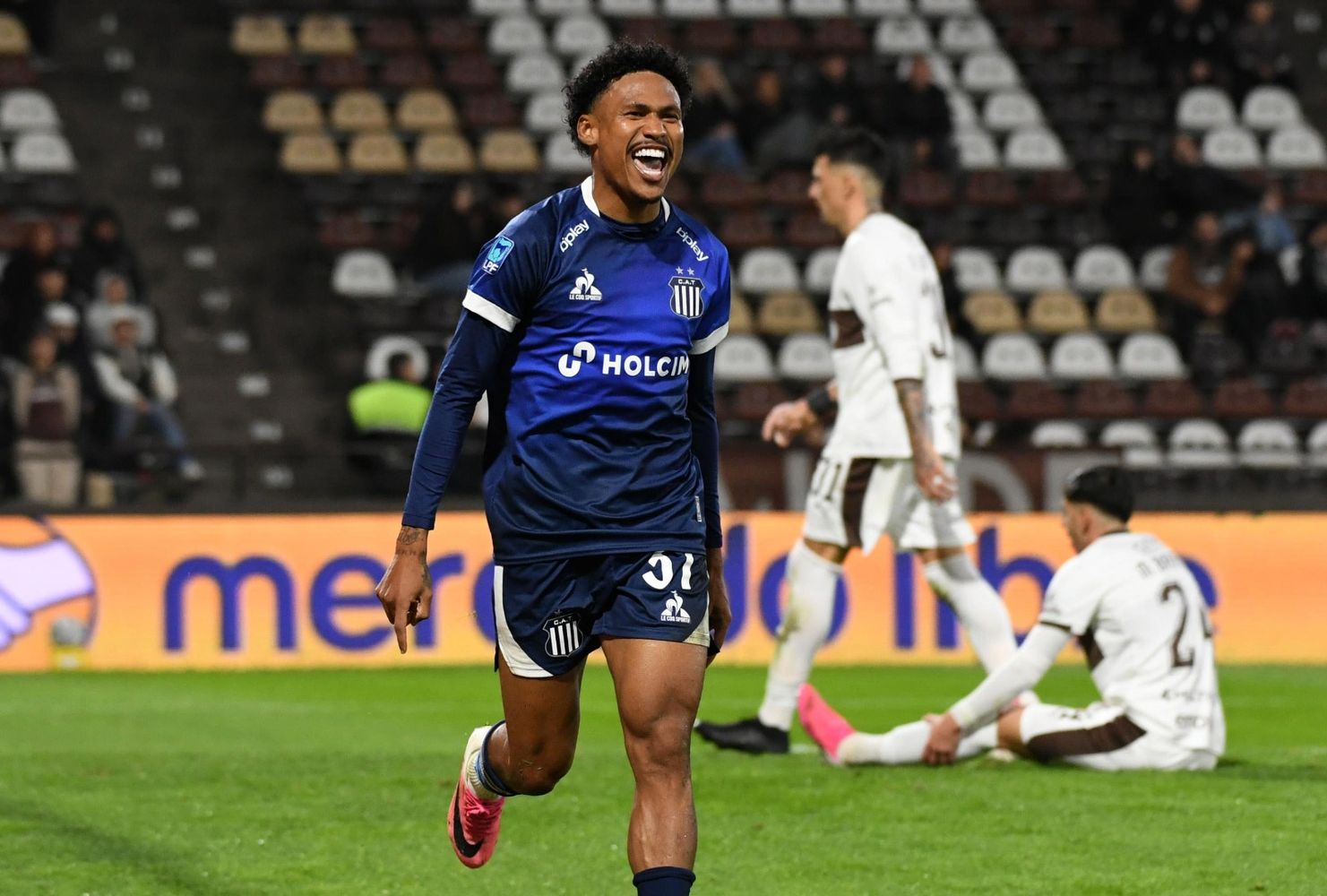 Doblete de Rick para la goleada de Talleres contra Platense.
