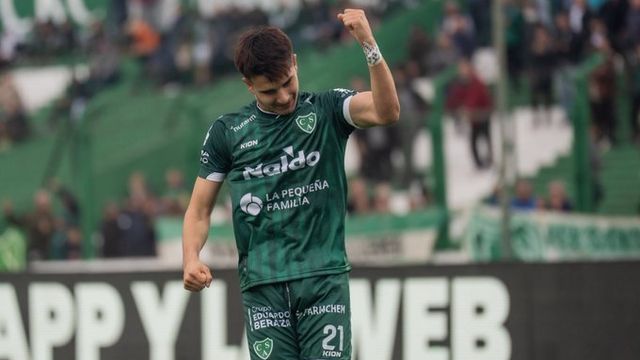Gol de potrero del ex Belgrano, Julián Mavilla, para el valioso triunfo de Sarmiento.