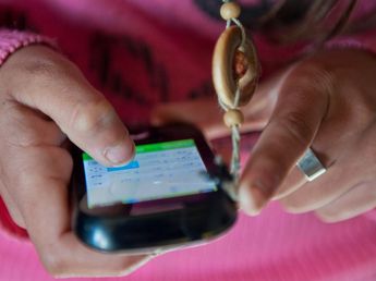 UNICEF alerta sobre el avance de las apuestas online entre adolescentes y cómo afectan su salud mental