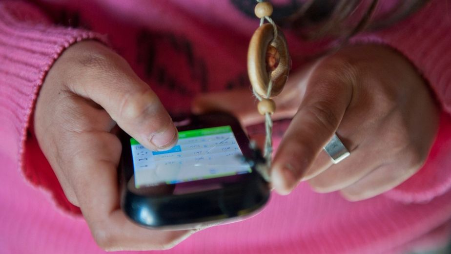 UNICEF alerta sobre el avance de las apuestas online entre adolescentes y cómo afectan su salud mental