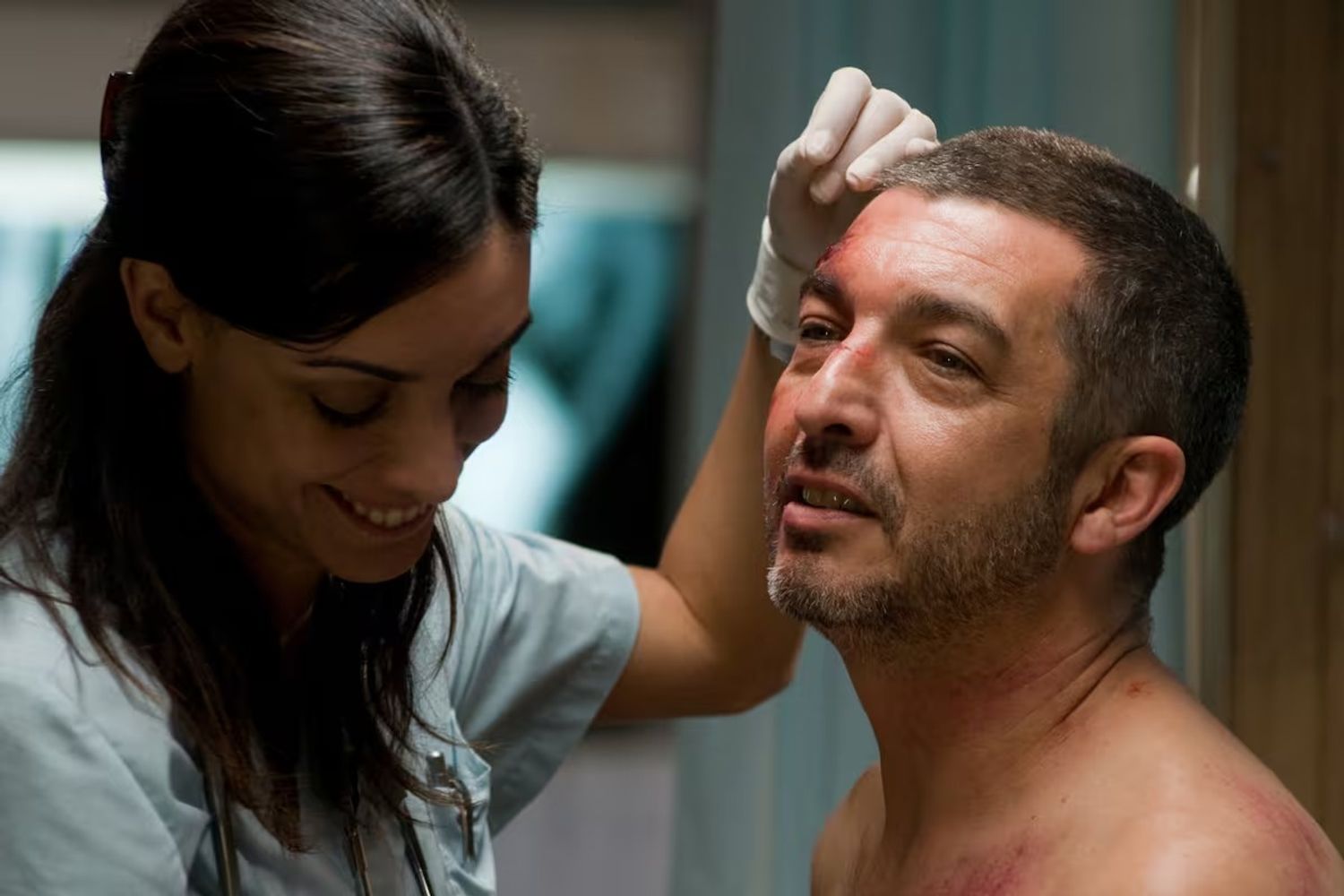 Martina Gusmán interpreta a una médica de emergencias atrapada en una historia límite.