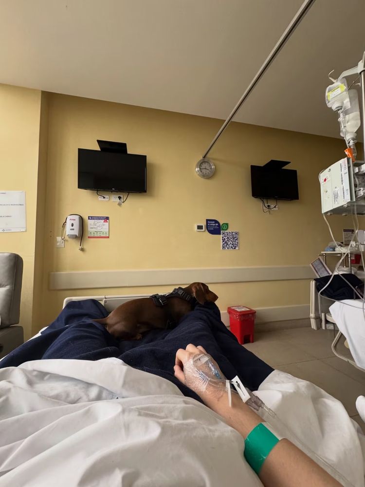 Lola Morán permanece internada mientras continúa recuperándose de una intervención quirúrgica.