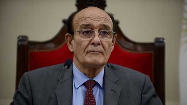 Oscar González.