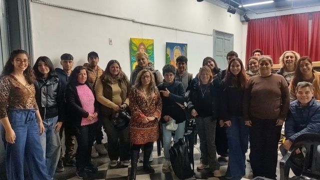 La Escuela de Carnaval de Paraná llega a Nogoyá con un ciclo gratuito de formación.