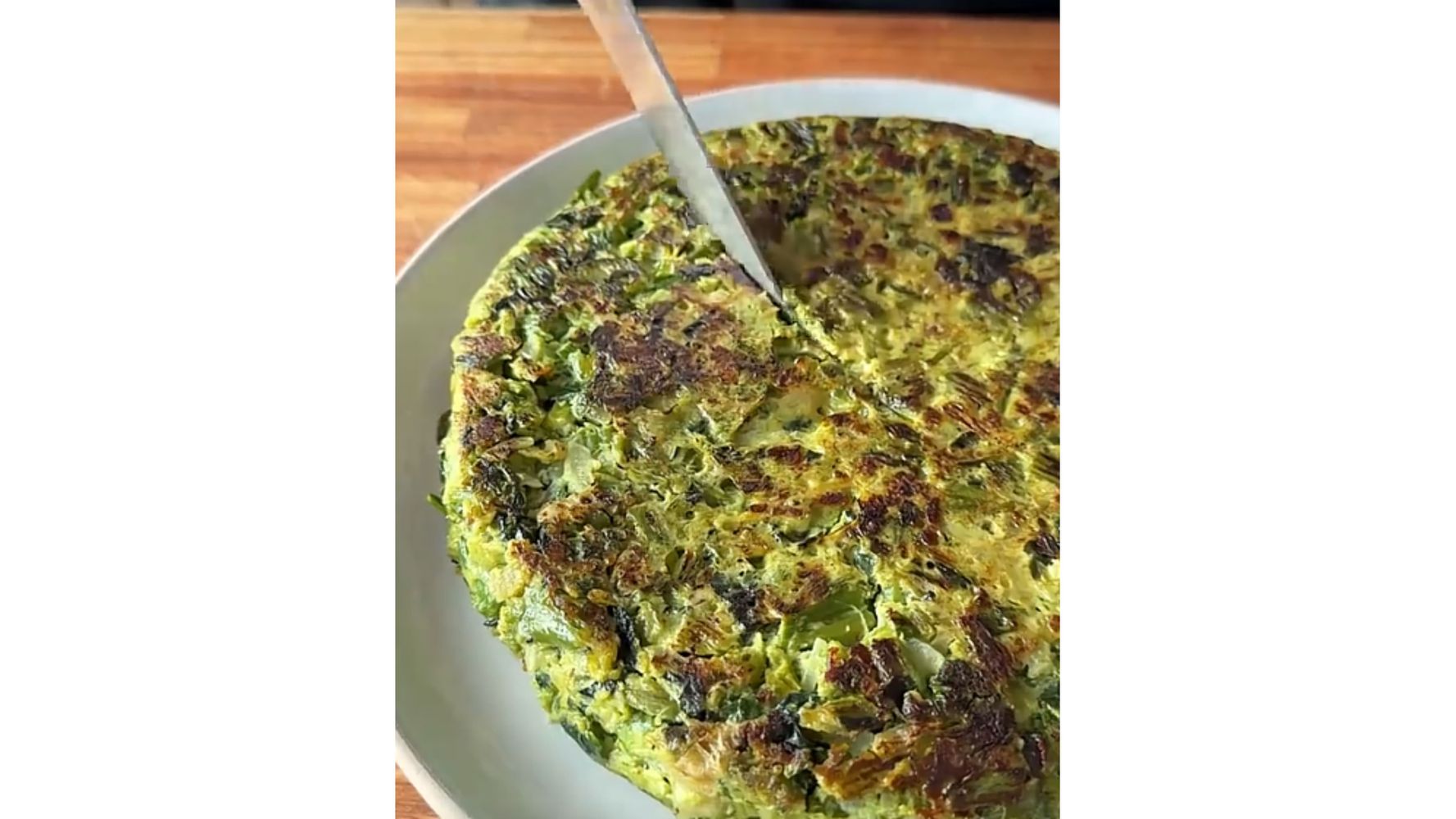 Tortilla hecha con los tallos de acelga.
