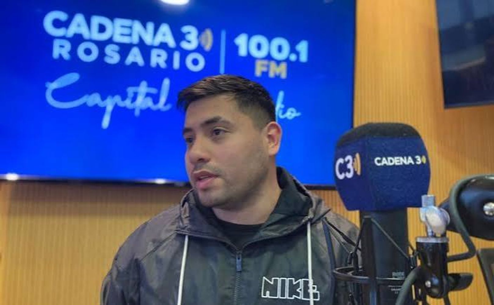 Emanuel Monzón, el influencer que ayudó a la mujer.