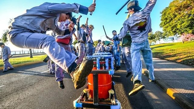 Estudiantina 2026: confirmaron el cronograma de la primera prueba piloto en la Costanera de Posadas.