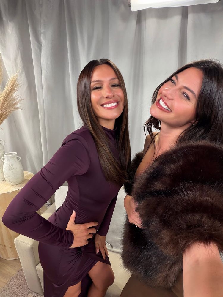 Tonalidades chocolate, borgoña y molderías ceñidas: la cumbre de estilo entre Pampita y Sofía "Jujuy" Jiménez que impone los colores estrella de la temporada