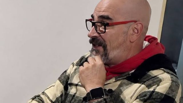 Pablo Víctor Balario, un periodista de Sierra de la Ventana, falleció a los 49 años luego de sufrir un infarto mientras transmitía en vivo.