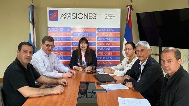Colonia Victoria: firmaron un acuerdo para preservar 50 puestos de trabajo en el sector forestal.
