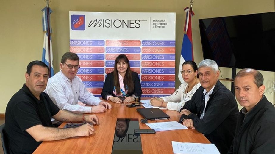 Colonia Victoria: firmaron un acuerdo para preservar 50 puestos de trabajo en el sector forestal.