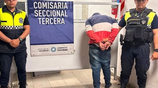 El episodio se registró en calles Frías Silva y Larrea, en el marco de un operativo de búsqueda de la Comisaría Tercera.