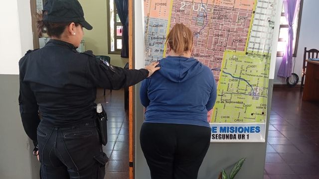 Posadas: detuvieron a una mujer acusada de estafar a un comercio con comprobantes falsos por más de $20 millones.