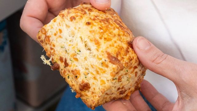 Cómo hacer los mejores scones de queso caseros.