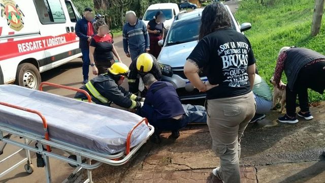 Oberá: un hombre sufrió lesiones al ser atropellado por su propio auto tras un descuido.
