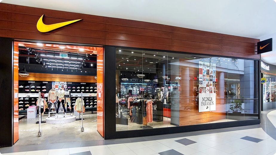 Nike liquida zapatillas y camperas con hasta 45% en el outlet oficial con envíos a toda Argentina