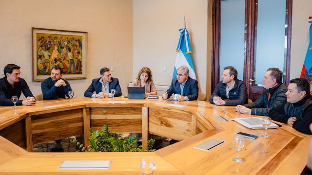 El acuerdo se definió en un encuentro encabezado por el gobernador Raúl Jalil.