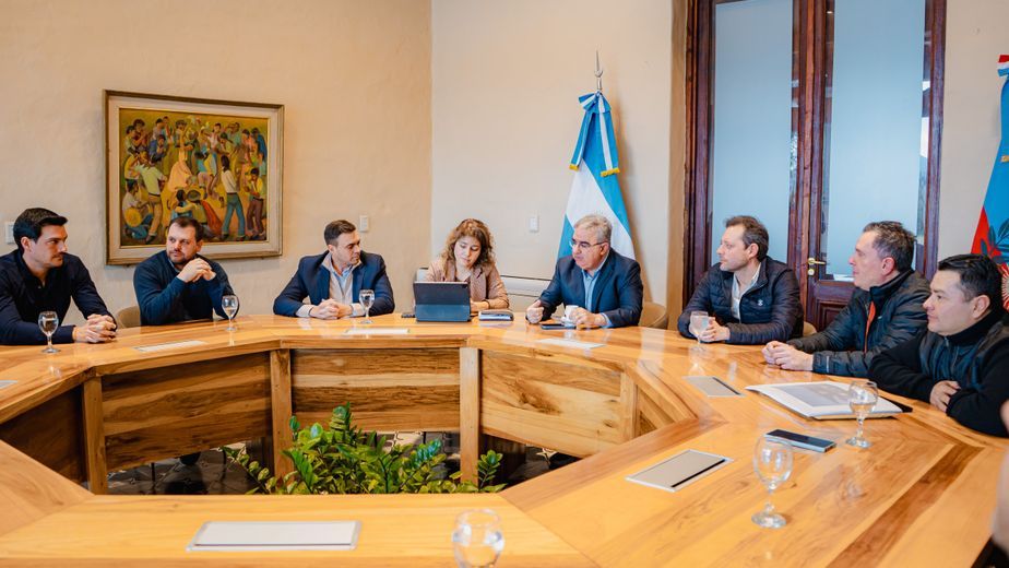 El acuerdo se definió en un encuentro encabezado por el gobernador Raúl Jalil.