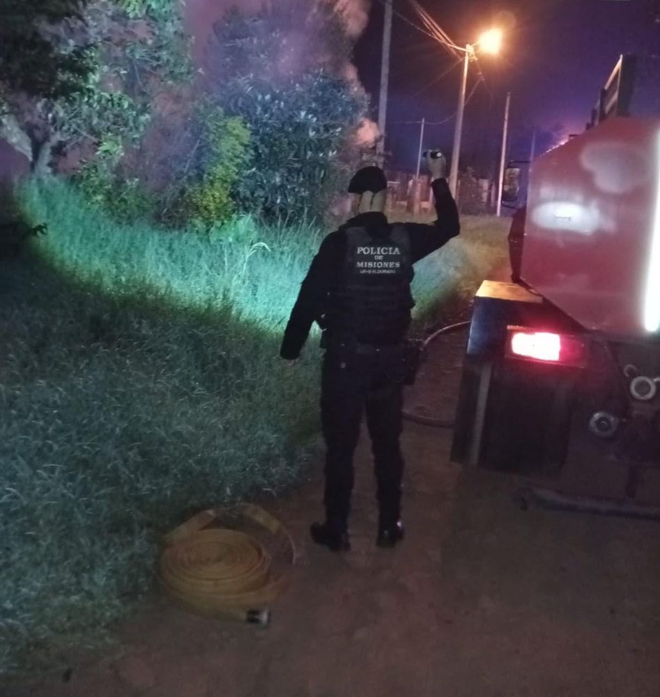 Creyó que había apagado un cigarrillo y perdió su casa en un incendio en Eldorado.