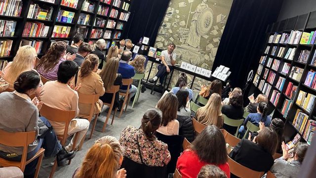 Agustín Artucio presentó en Paraná la segunda edición de “Una vida de encuentros”.
