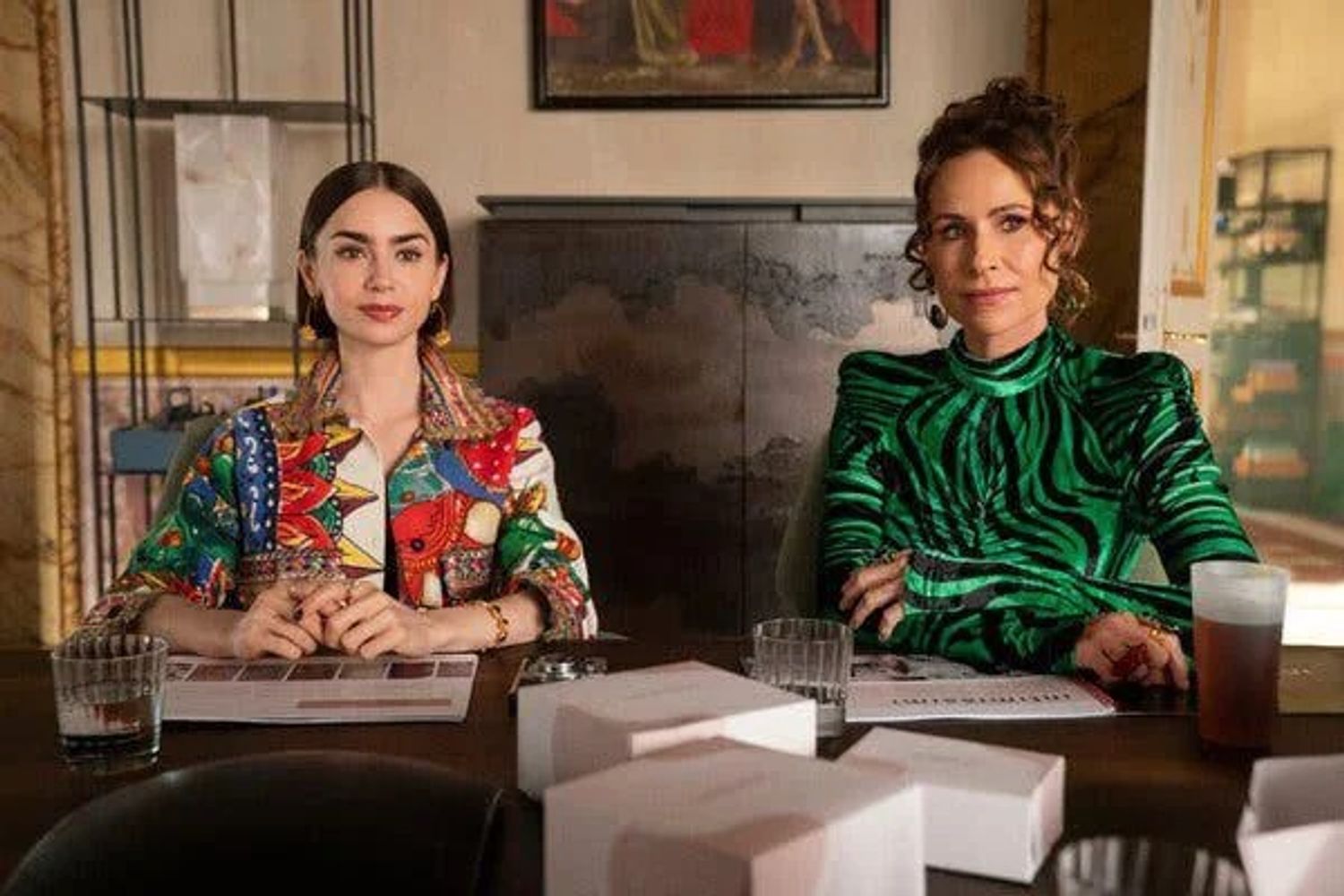 Minnie Driver en Emily en París.