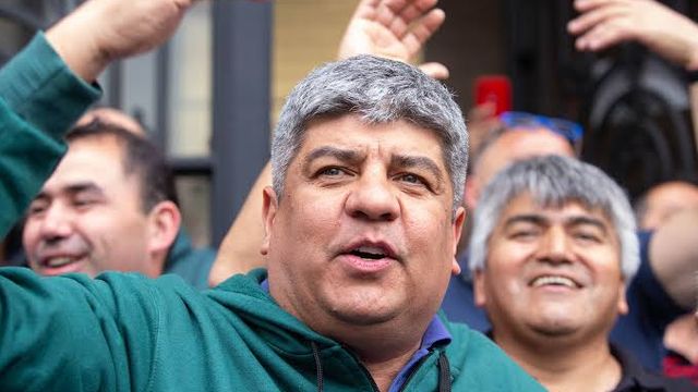 El líder de Camioneros fue consultado sobre la detención del exdiputado y contestó de una manera muy poco habitual.