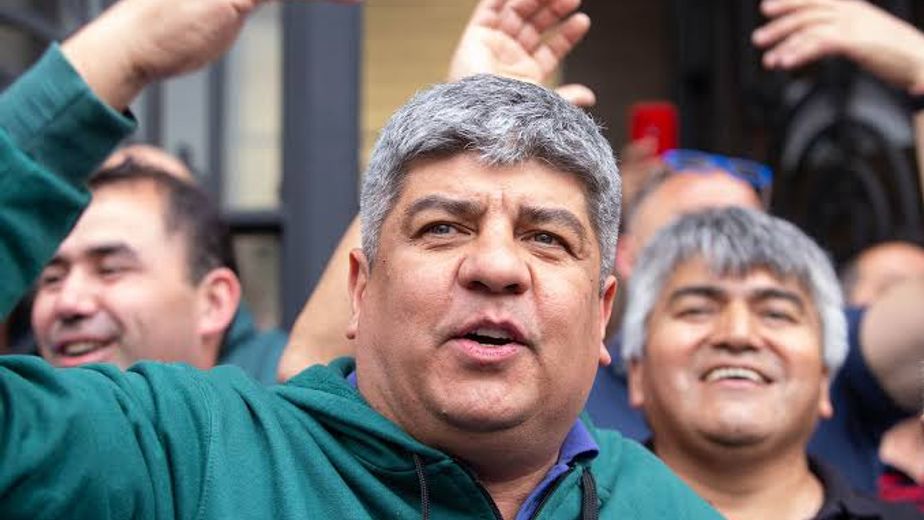 El líder de Camioneros fue consultado sobre la detención del exdiputado y contestó de una manera muy poco habitual.