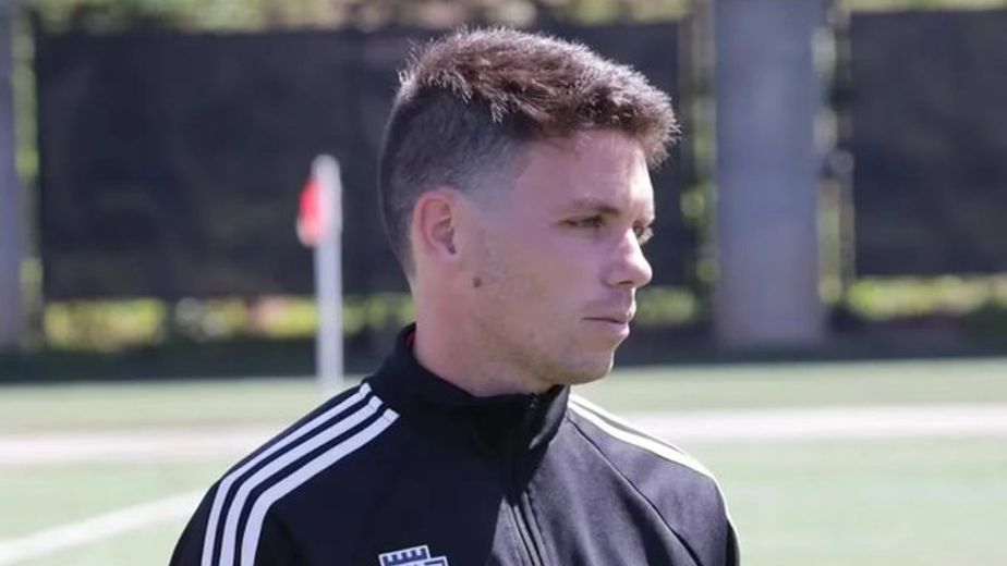 Un futbolista argentino fue detenido por el ICE en el aeropuerto de Miami