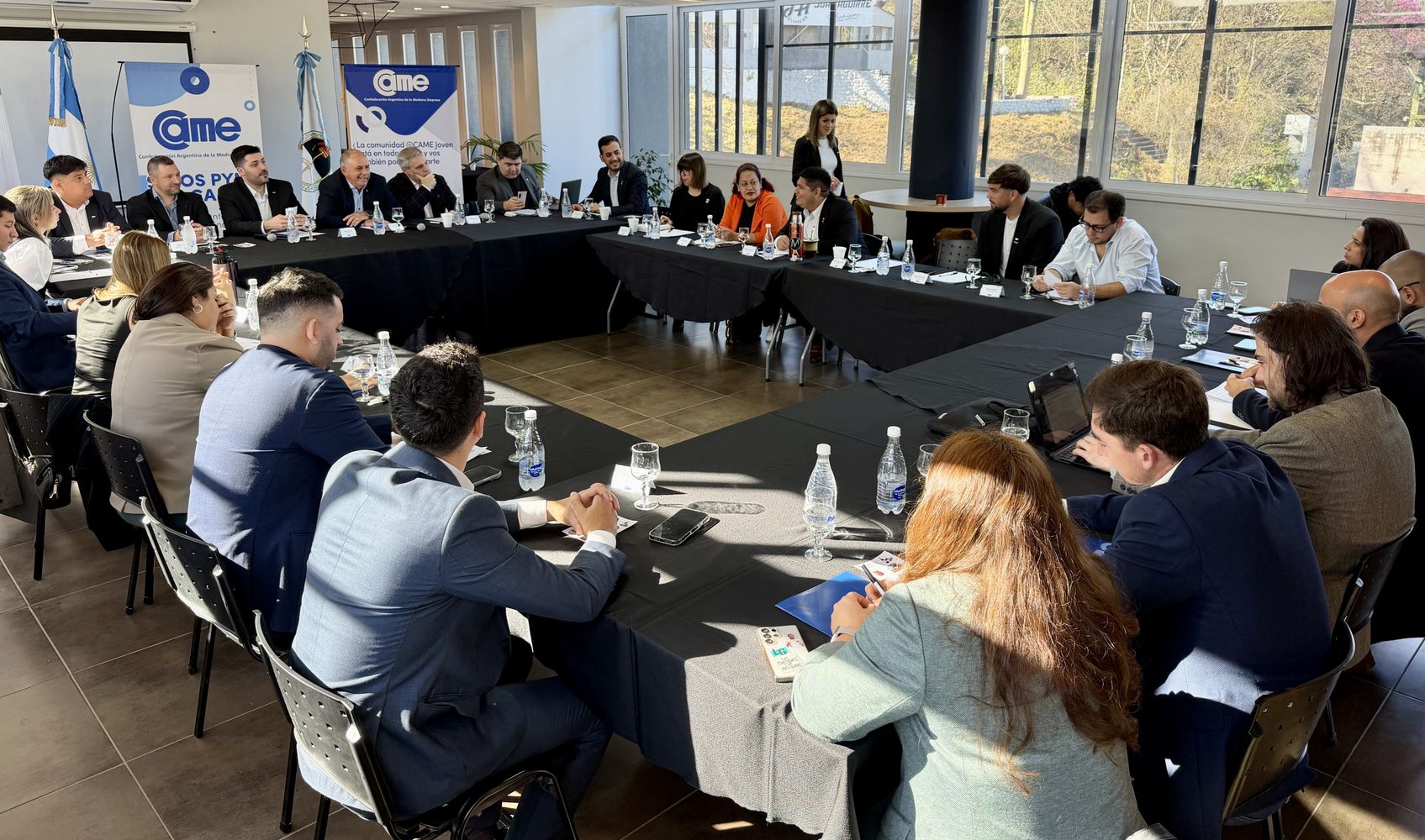 La Mesa Nacional de CAME Joven sesionó en la sede de la Unión Empresarios de Jujuy con representantes de las 24 jurisdicciones del país, que analizaron los desafíos actuales de las pymes, debatieron propuestas para fortalecer al sector y comenzaron a delinear la agenda de trabajo hacia 2027.