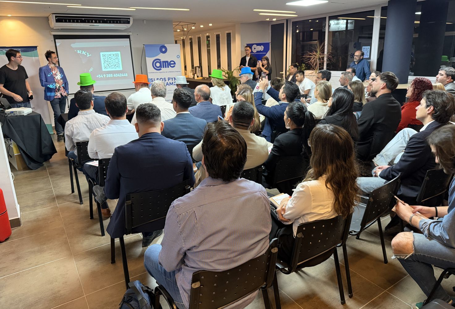 La Unión Empresarios de Jujuy realizó una nueva edición del Premio Joven Empresario Jujeño junto a una jornada de pitch, evaluación de proyectos y networking que reunió a emprendedores locales, dirigentes de CAME Joven y referentes del sector empresario de todo el país.