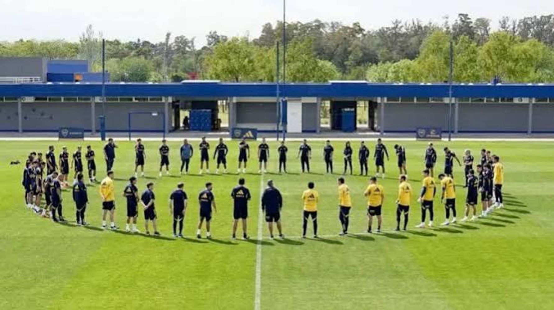 Los partidos del fútbol argentino contarán con un minuto de silencio.