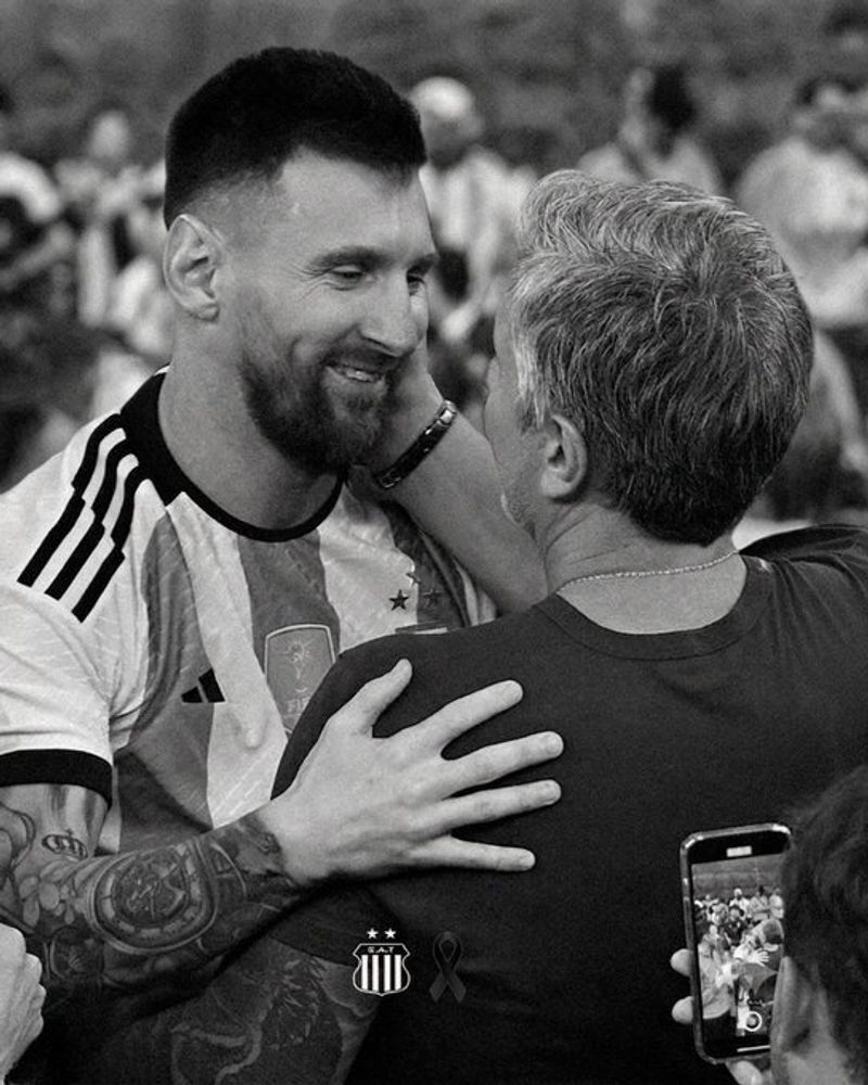 Mensajes por la muerte de Jorge Messi.