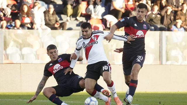 La jugada contra Ángel Correa que generó el reclamo de todo River. ¿Fue penal?