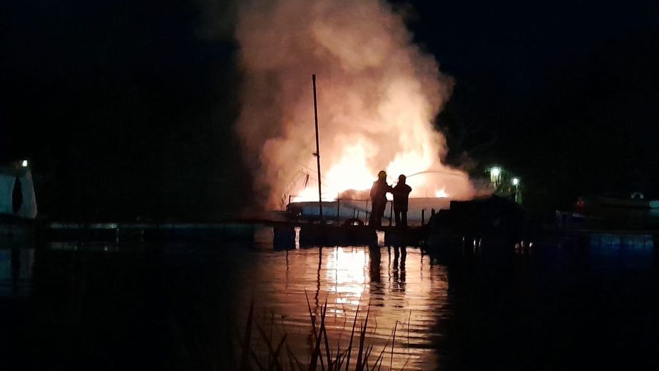 Fatal desenlace: murió el hombre que había sufrido graves quemaduras en el incendio de la embarcación