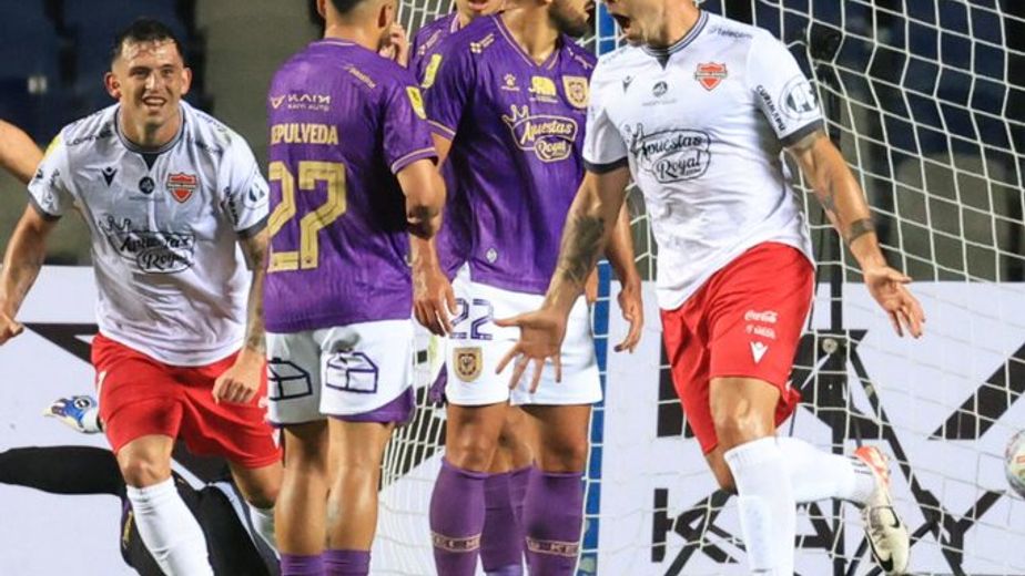 Es goleador en Chile, escucha canciones de Instituto antes de jugar y dejó una fuerte frase sobre Alarcón
