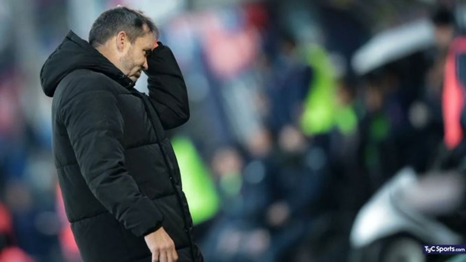 No se vio en TV: el cruce entre el DT de River y un plateísta por el "dale Chacho, son horribles"