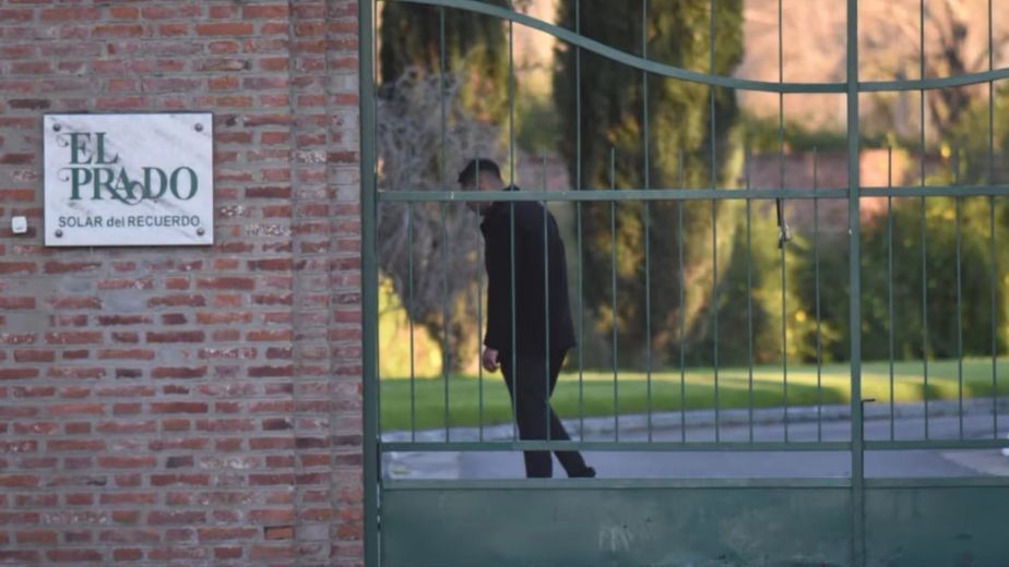 Las imágenes del cementerio donde despiden al papá de Lionel Messi