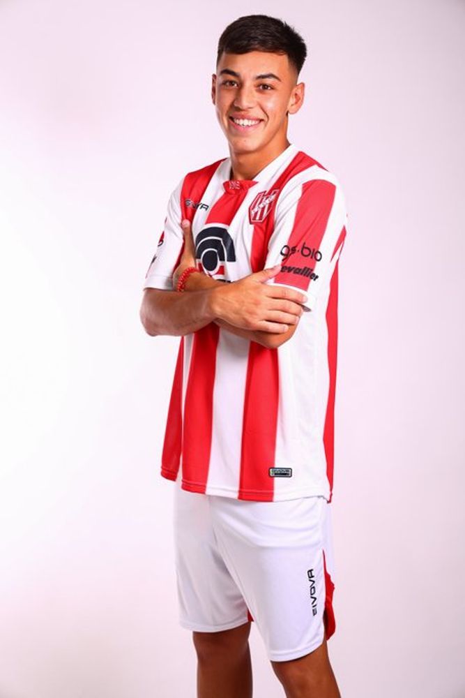 Matías Gallardo, volante de Instituto.