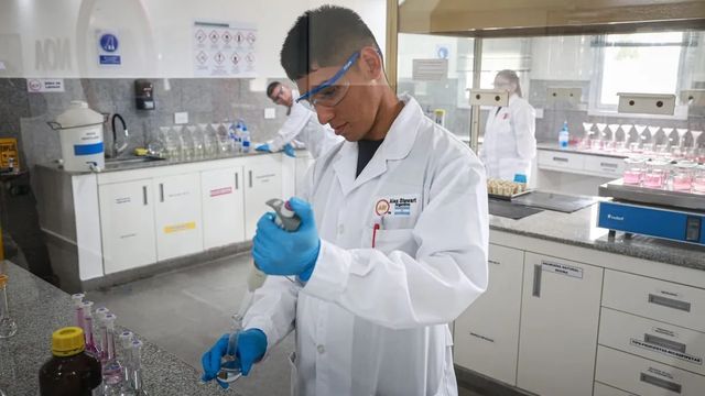 Uno de los principales desafíos que enfrenta hoy la industria minera es la creciente dificultad para encontrar talento especializado en un contexto de expansión impulsado por el litio y el cobre.