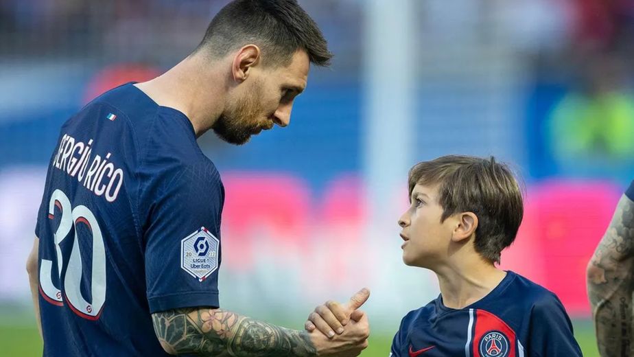 Lionel Messi junto a su hijo mayor Thiago