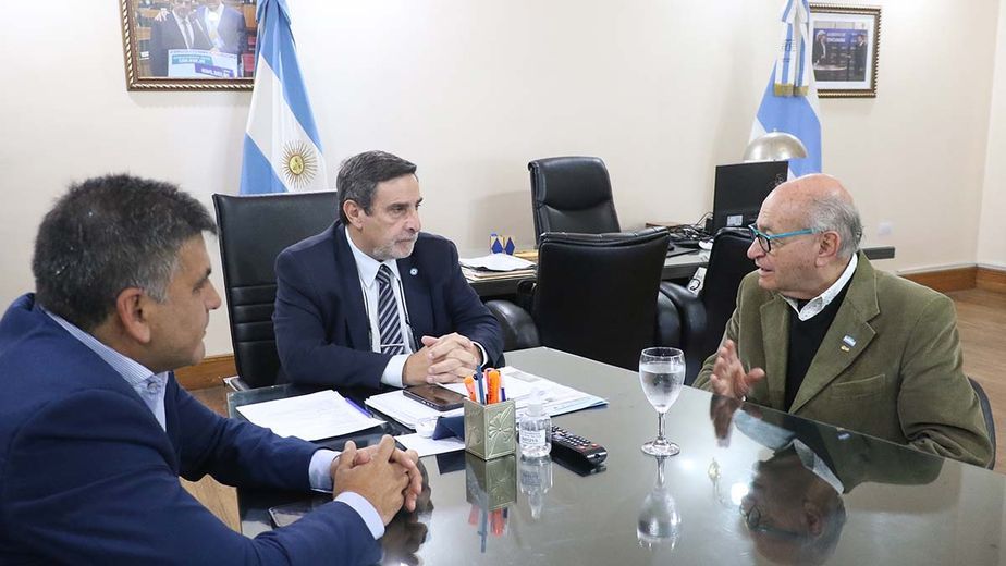 Salud Pública avanza junto a la FET en un tratamiento con células madre pionero en la provincia