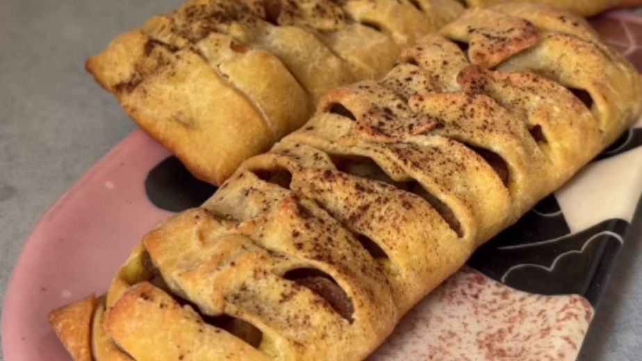 Trenza de manzana y crema pastelera: la receta saludable sin azúcar para la merienda