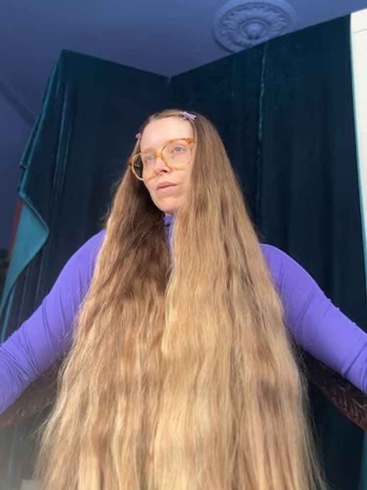 Jessie Cave y su extensa cabellera.