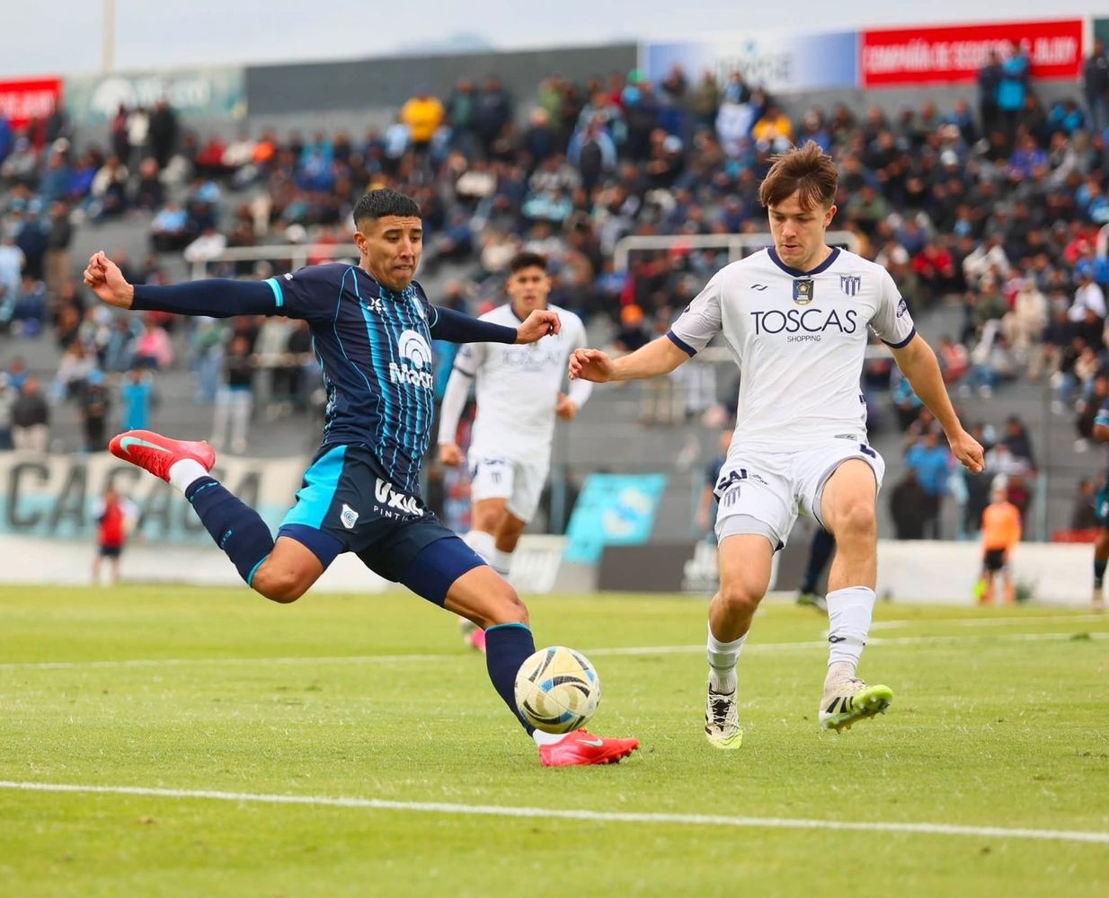 La visita de Tristán Suárez al “23 de Agosto” dejó un saldo adverso para Gimnasia y Esgrima de Jujuy, que sin atenuantes cayó por 2 a 0.