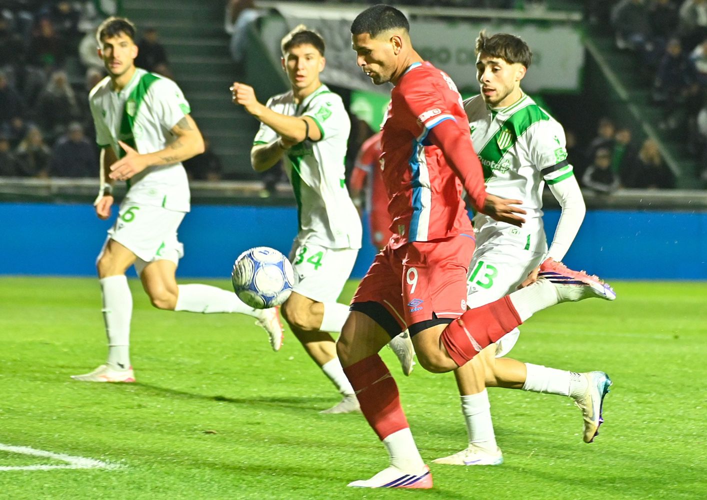 Lucas Passerini volvió al gol y Belgrano pasó al frente contra Banfield.