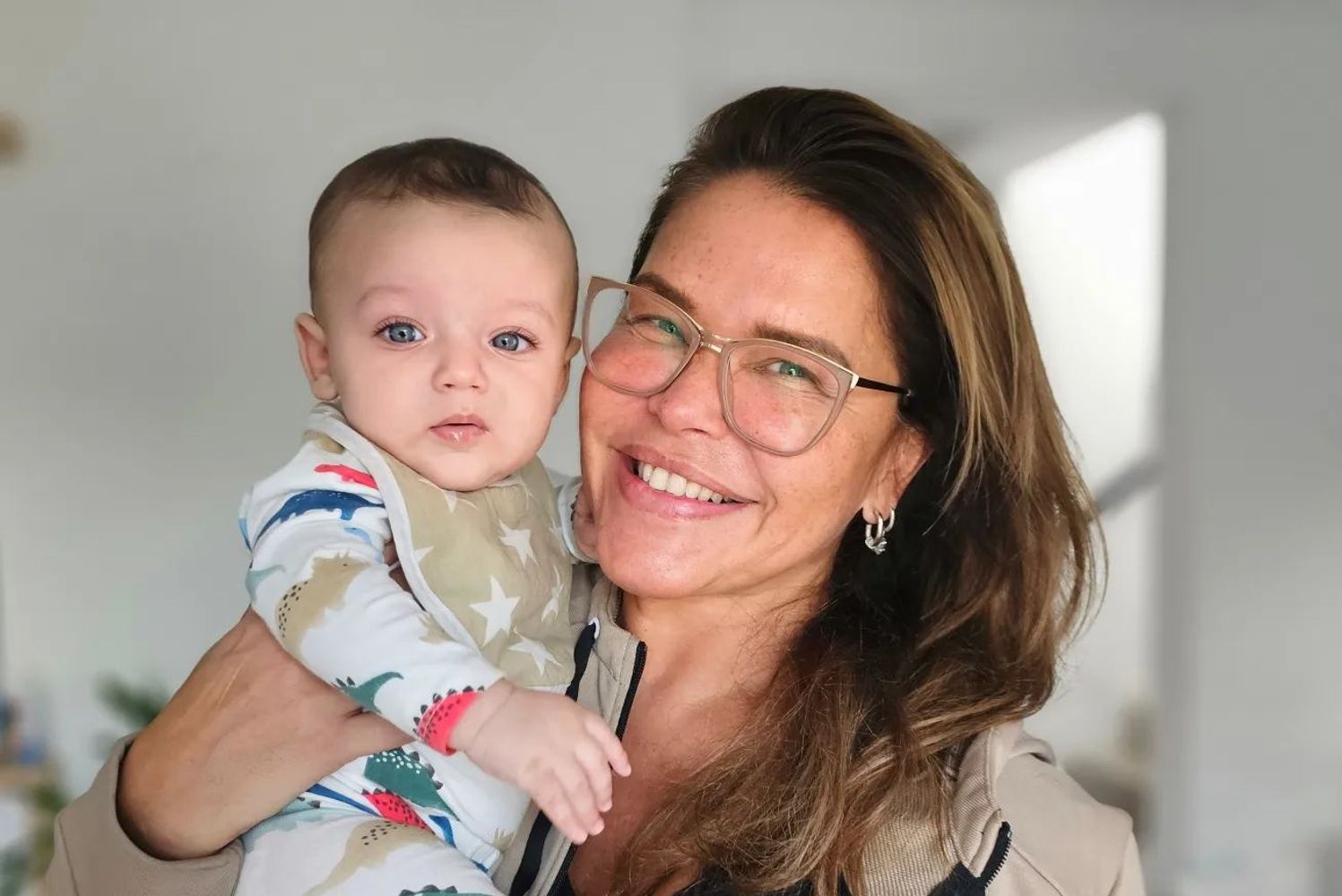 Nazarena Vélez y su nieto