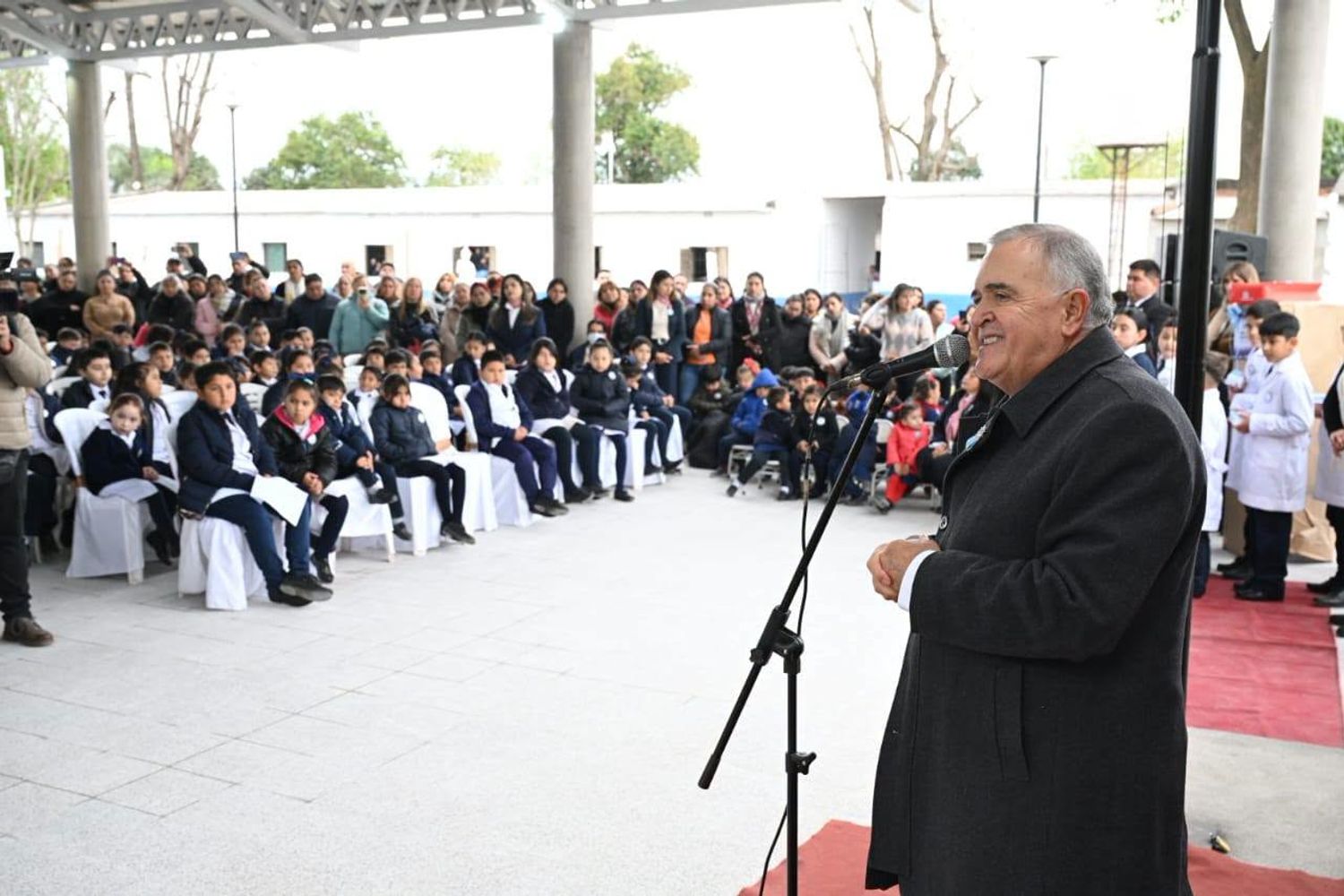 El gobernador se refirió al estado en que encontró la Escuela N° 120 al asumir su gestión "Prácticamente no había escuela".